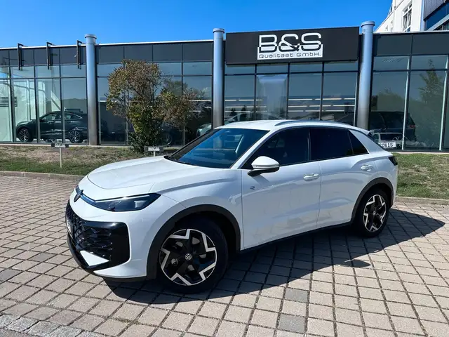 Volkswagen T-Roc view 5