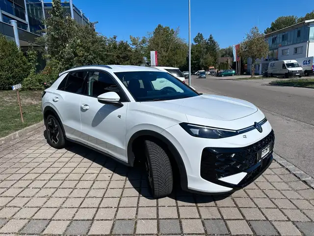 Volkswagen T-Roc view 9