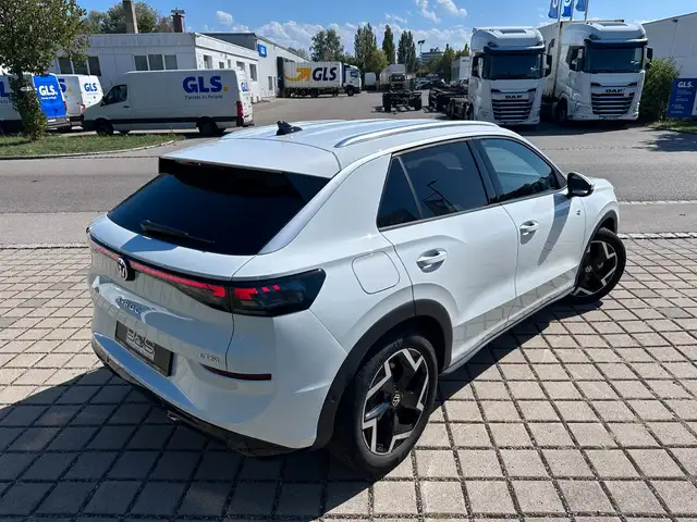 Volkswagen T-Roc view 8