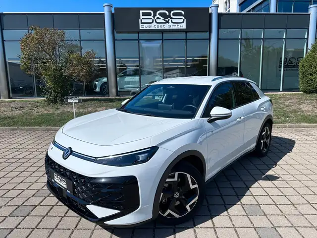 Volkswagen T-Roc view 2