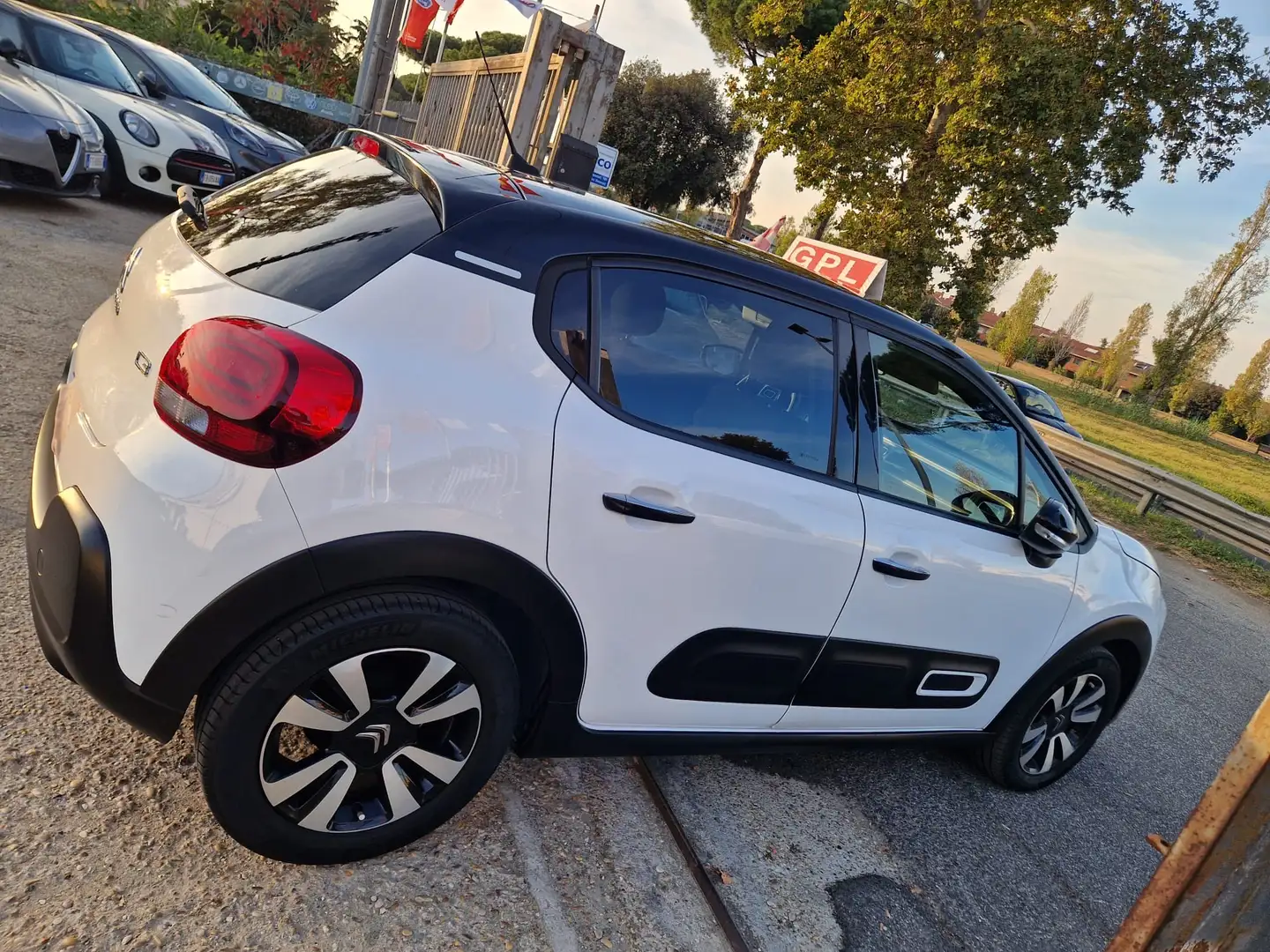 Citroen C3 2023 1.2 puretech Shine GPL 58.000KM COME NUOVA Bianco - 2