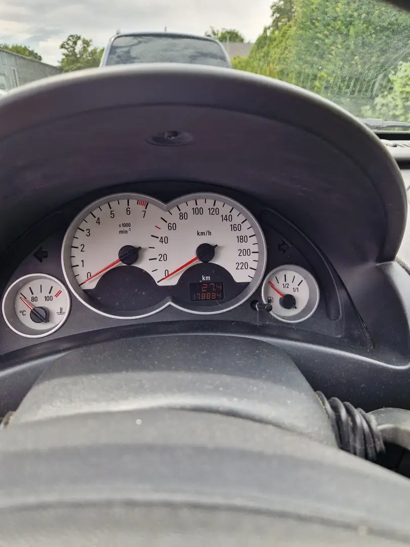 Opel Corsa 1.2 16V - 2