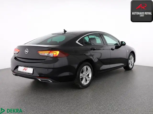 Opel Insignia view 5