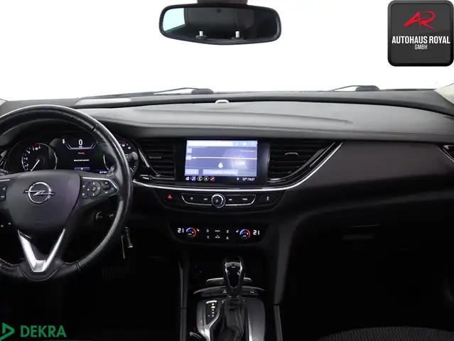 Opel Insignia view 9