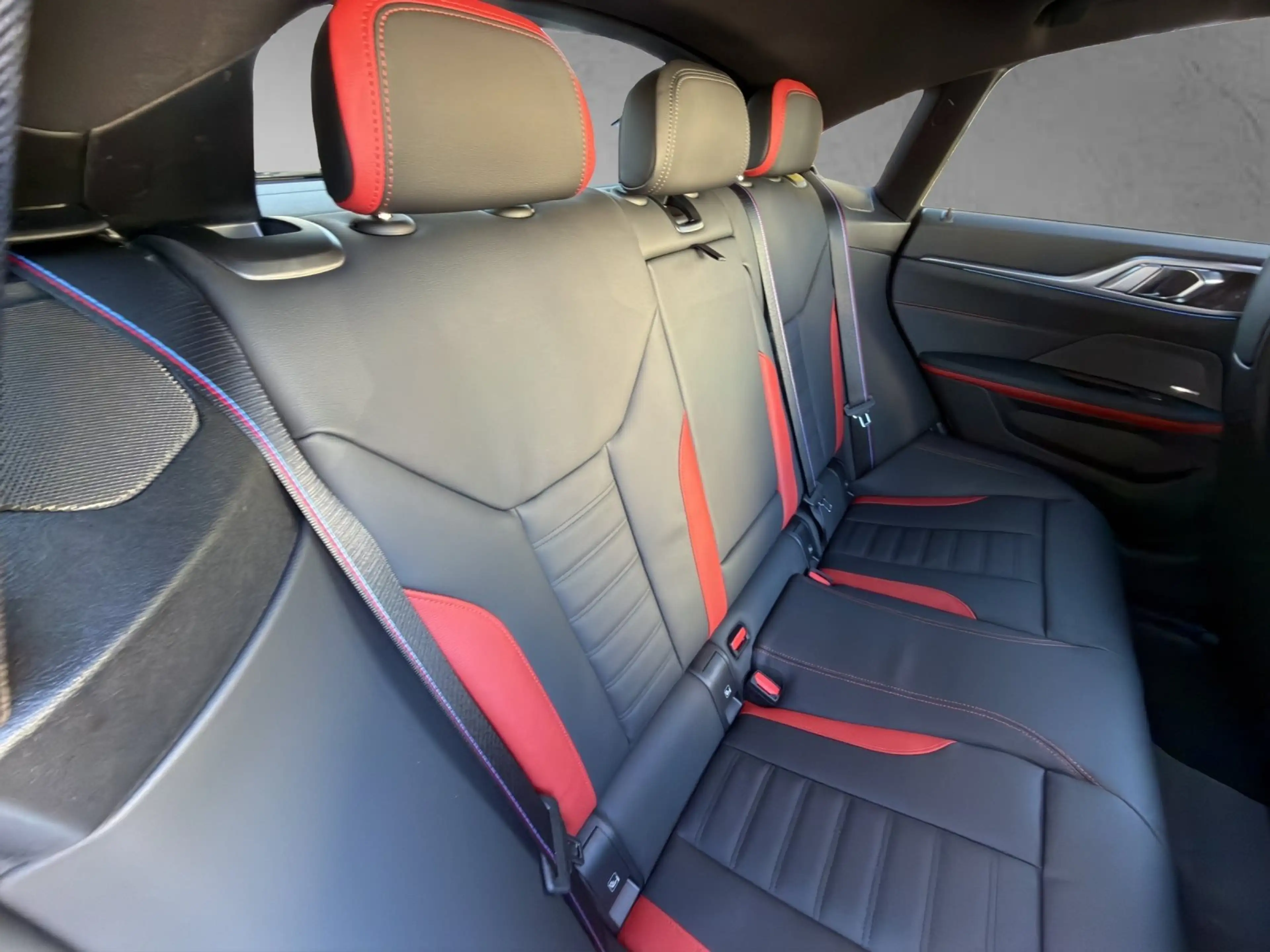 BMW i4 M60 XDRIVE — photo 14