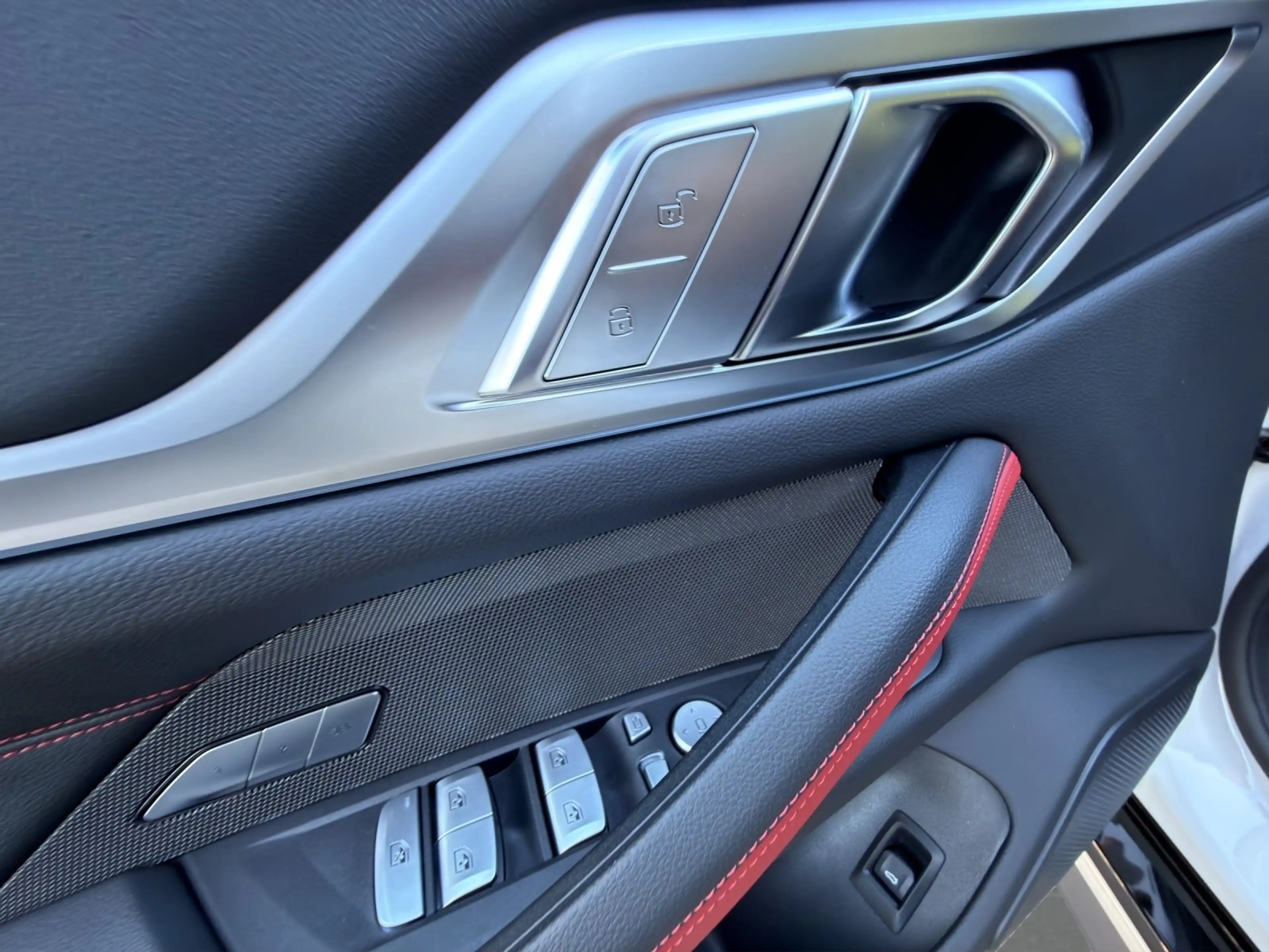 BMW i4 M60 XDRIVE — photo 11