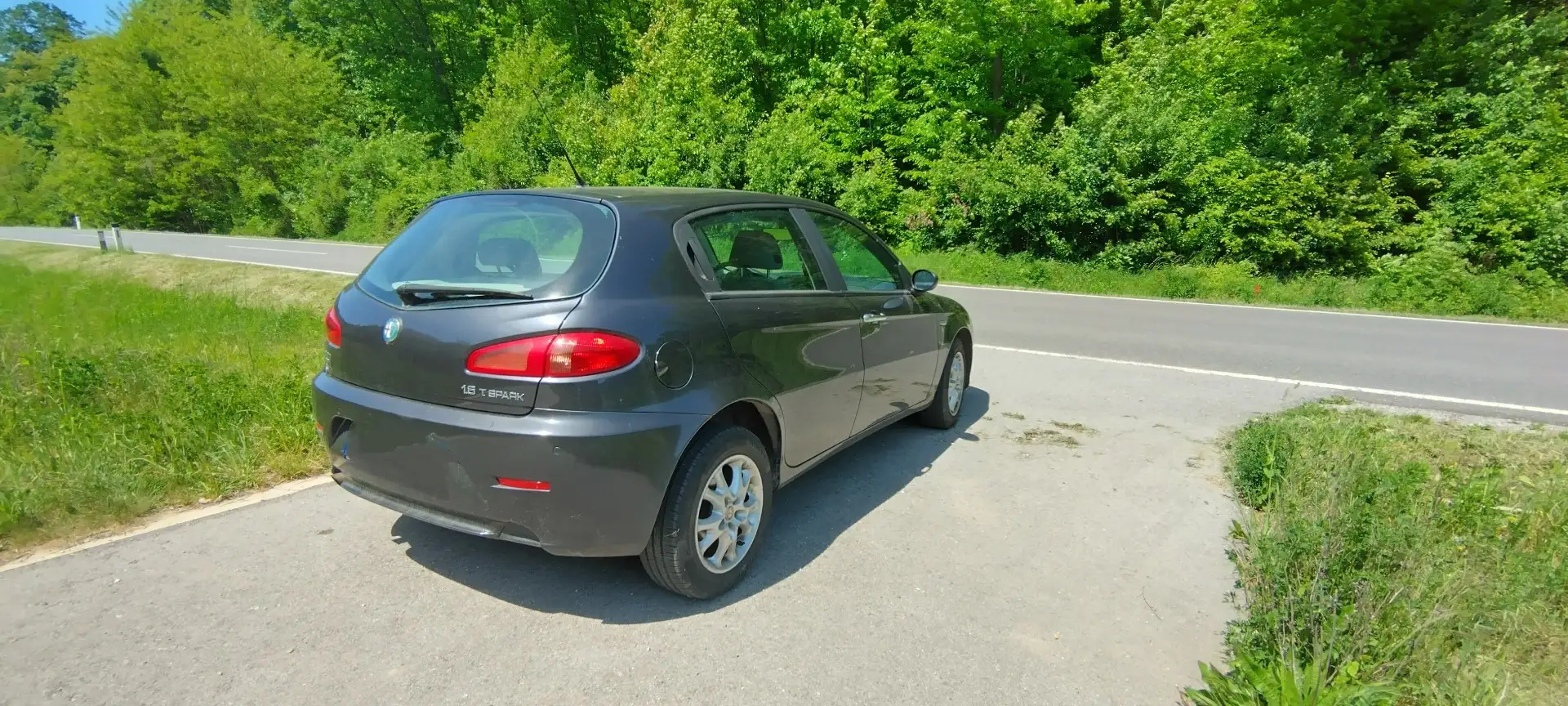 Alfa Romeo 147 1,6 Twin Spark Progression Klimaaut. + CD ZR neu Gris - 2