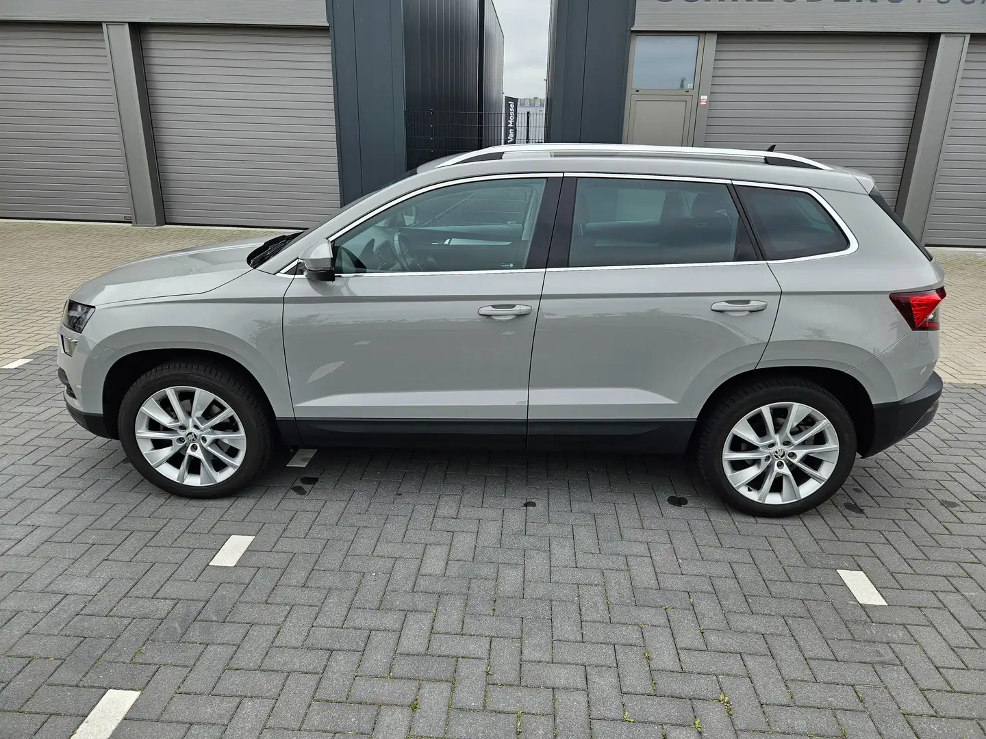 Skoda Karoq Karoq 1.0 TSI Amb. Business Grijs - 2