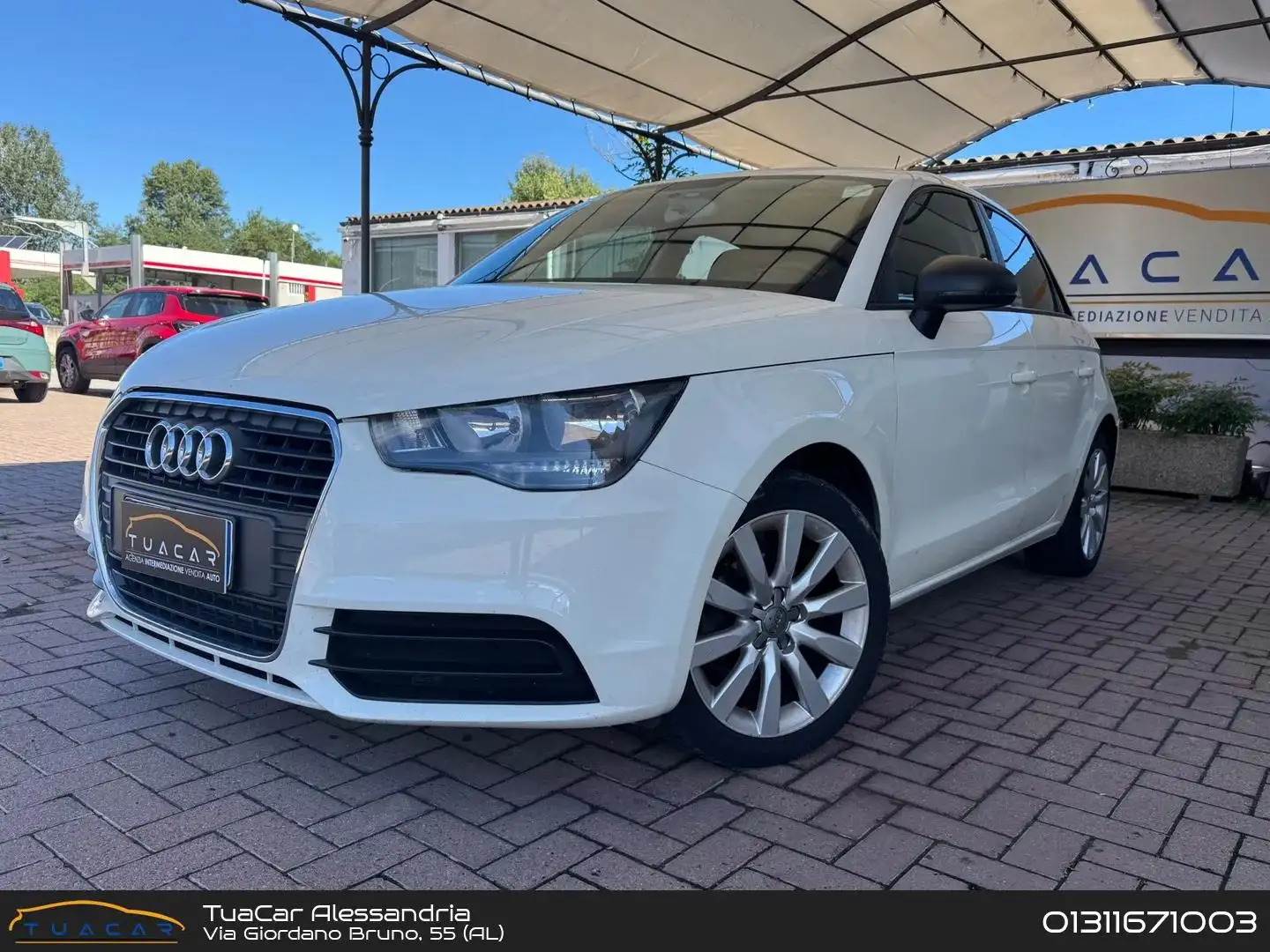 Audi A1 Admired 1.6 TDI Blanc - 1