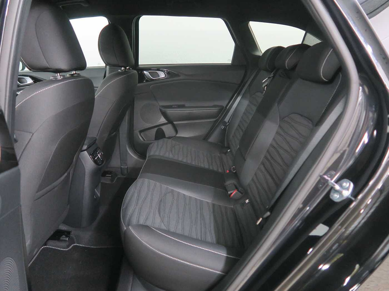 Kia Ceed Sportswagon 1.5 T-GDI ISG DCT7 OPF GT Line — photo 11