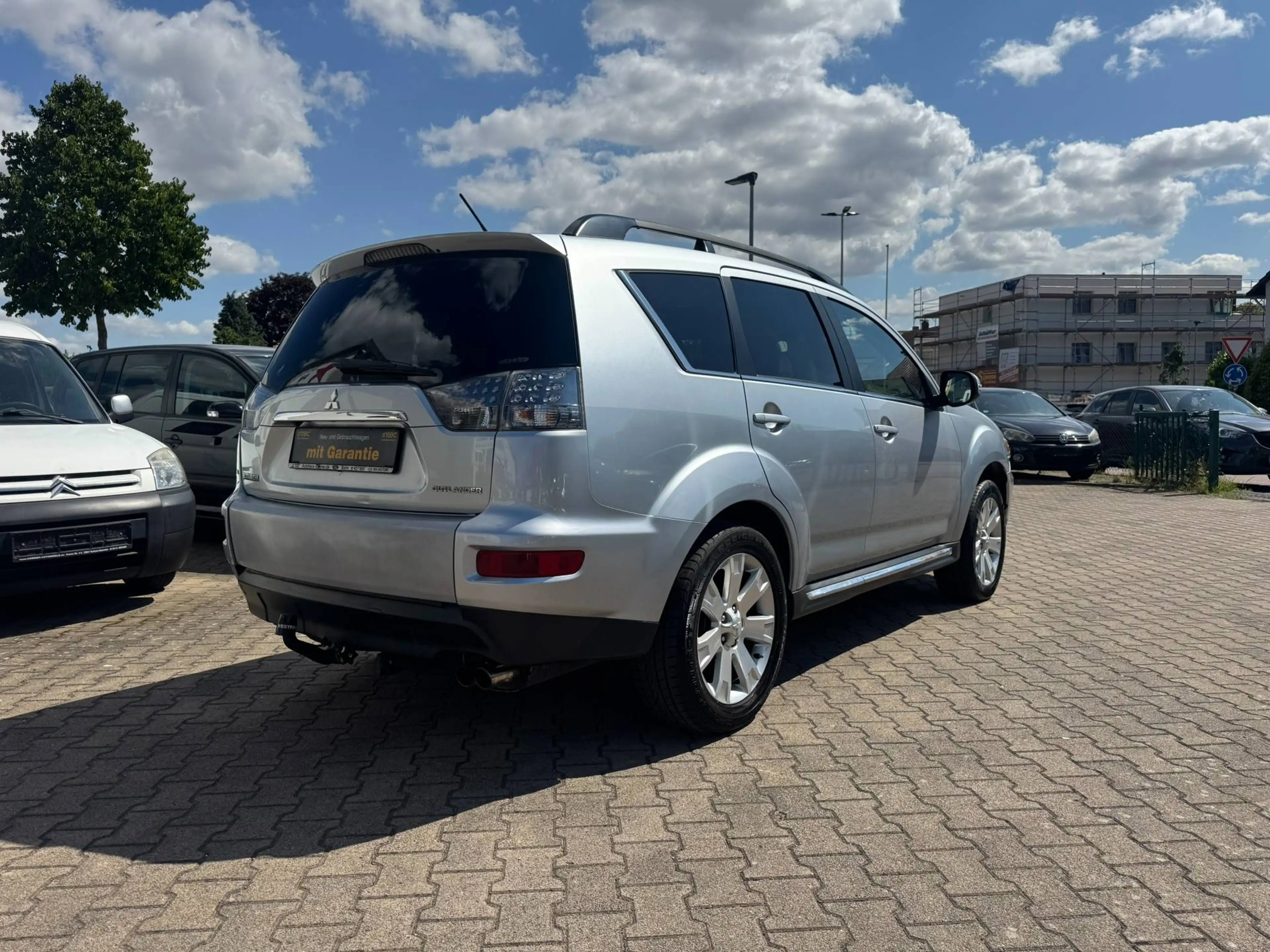 Mitsubishi Outlander Outlander Instyle 4WD*AHK*7Sitzer*Kamera — photo 8