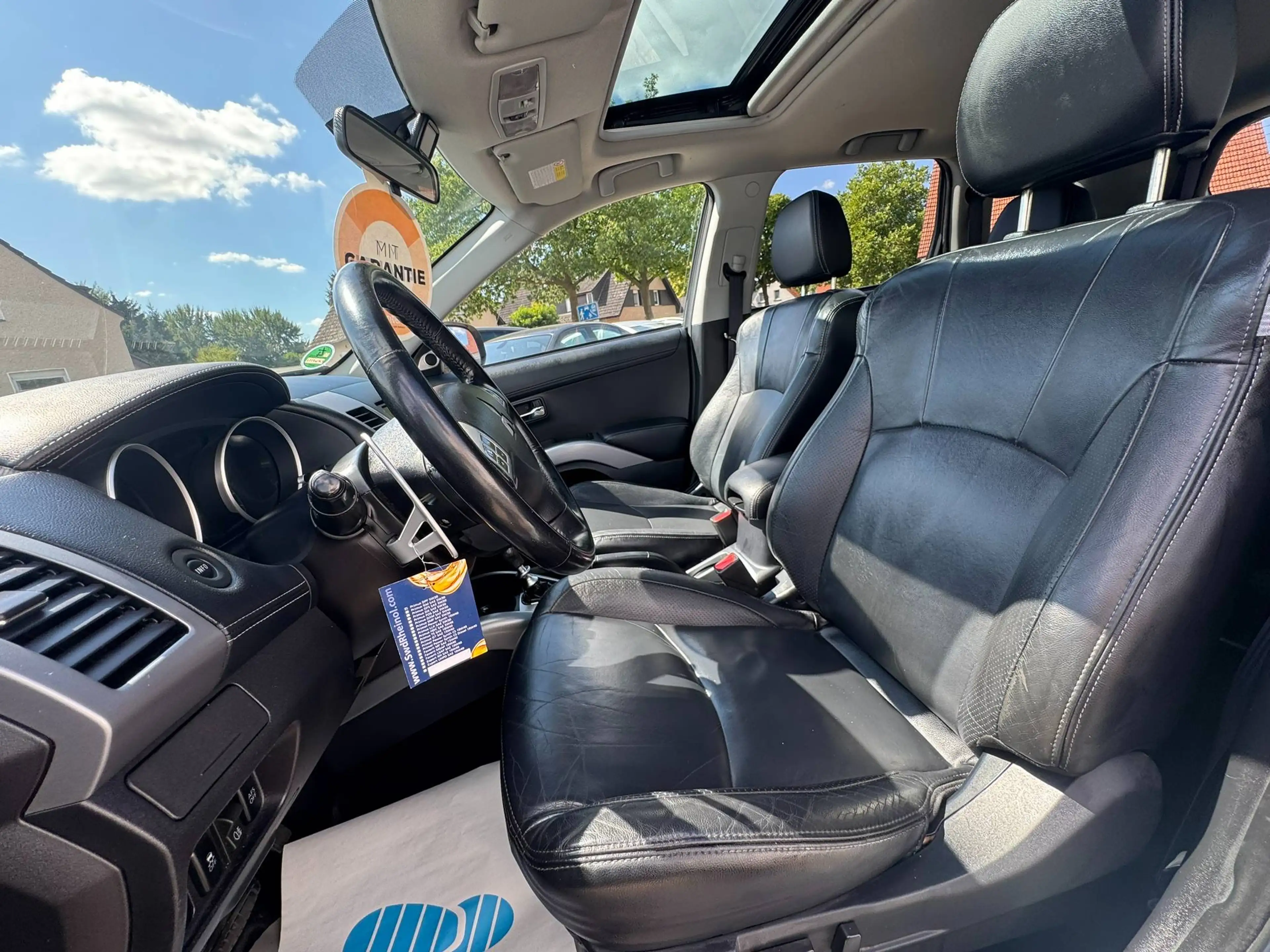 Mitsubishi Outlander Outlander Instyle 4WD*AHK*7Sitzer*Kamera — photo 11