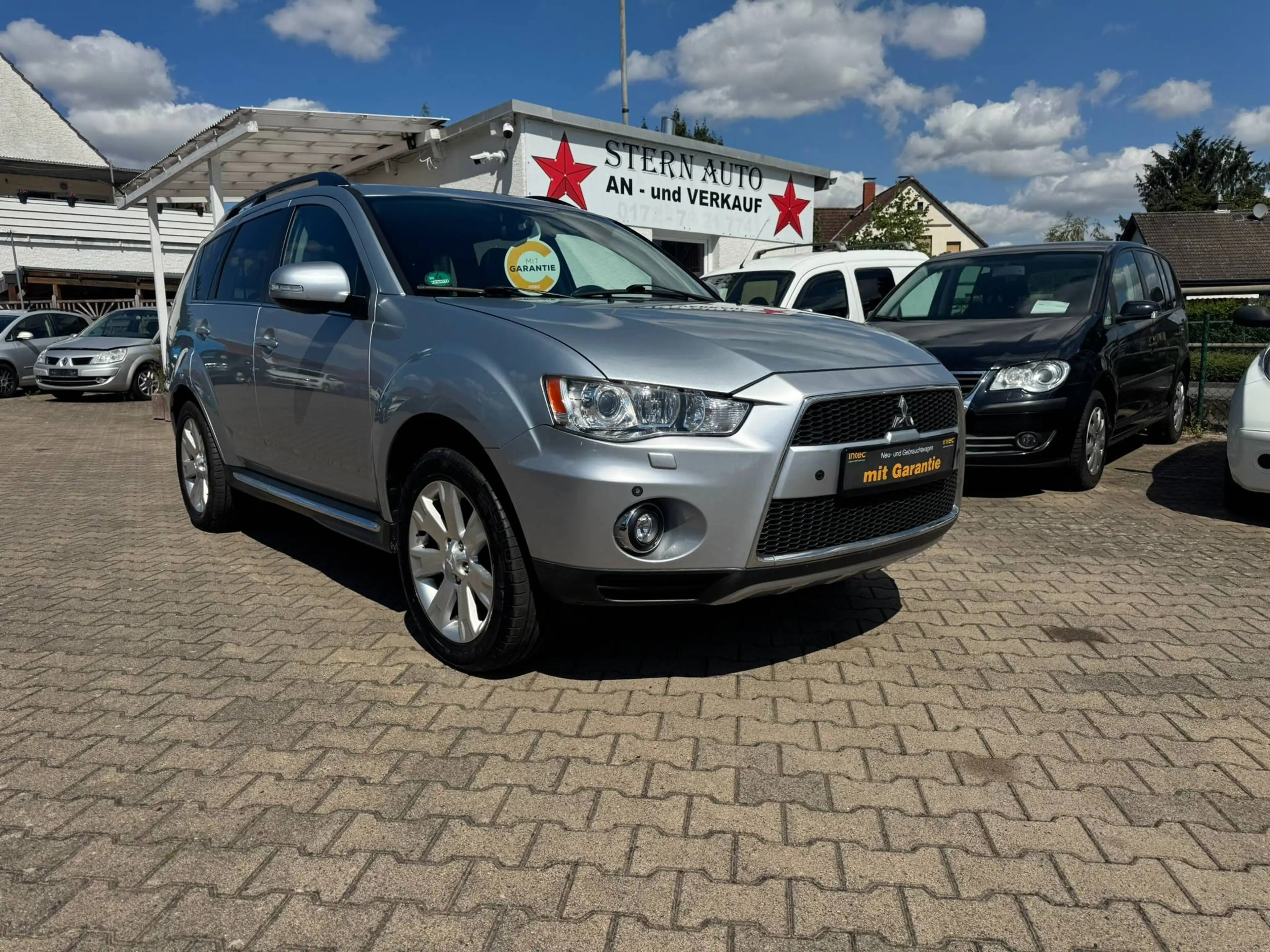 Mitsubishi Outlander Outlander Instyle 4WD*AHK*7Sitzer*Kamera