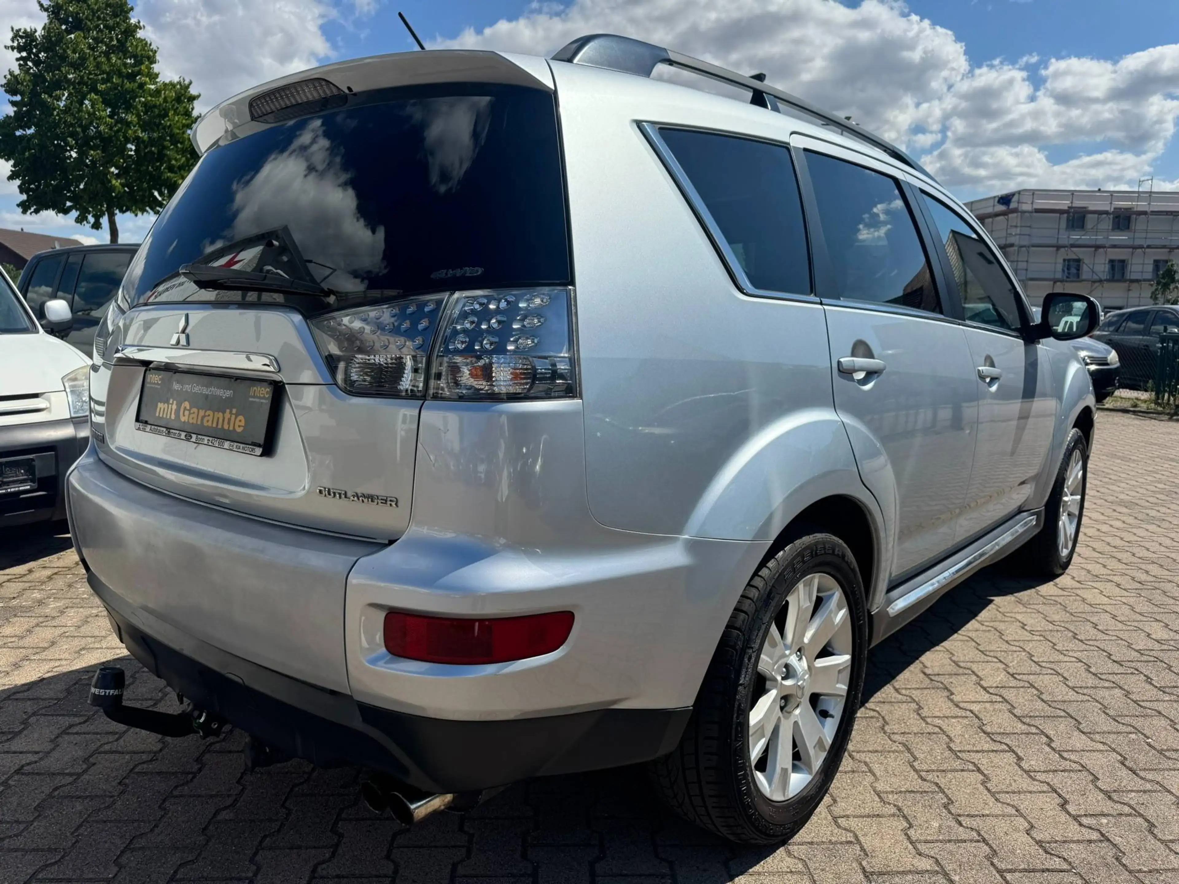 Mitsubishi Outlander Outlander Instyle 4WD*AHK*7Sitzer*Kamera — photo 10