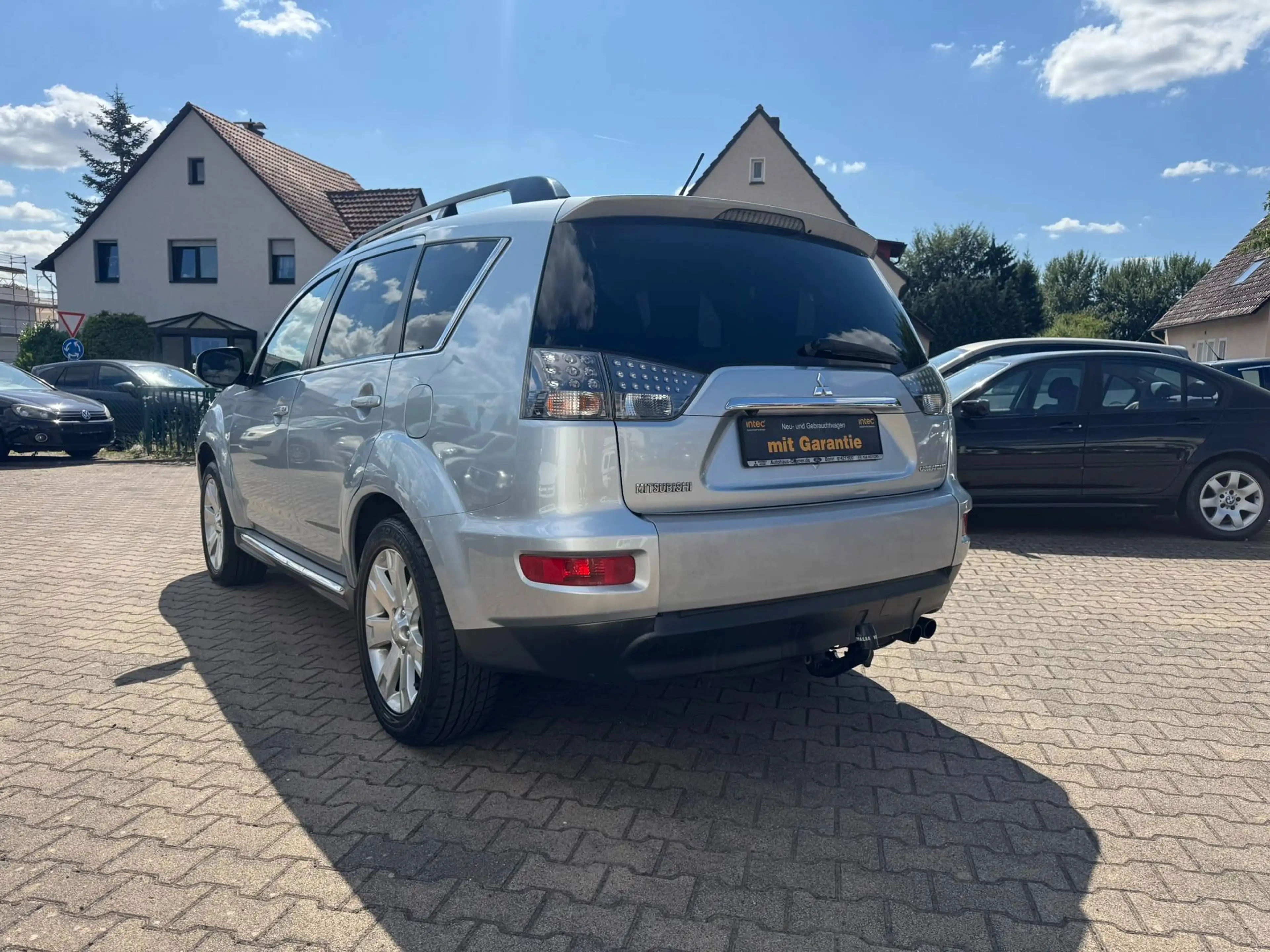 Mitsubishi Outlander Outlander Instyle 4WD*AHK*7Sitzer*Kamera — photo 6