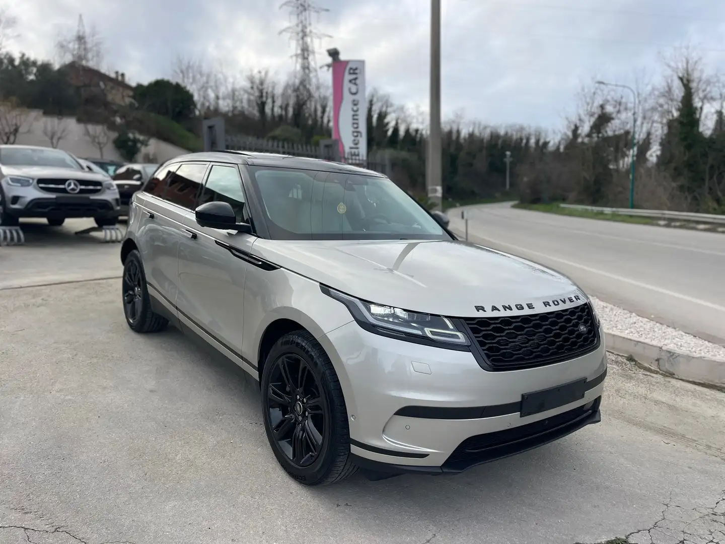 Land Rover Range Rover Velar 3.0 V6 sd6 R-Dynamic HSE 300cv auto Grigio - 1