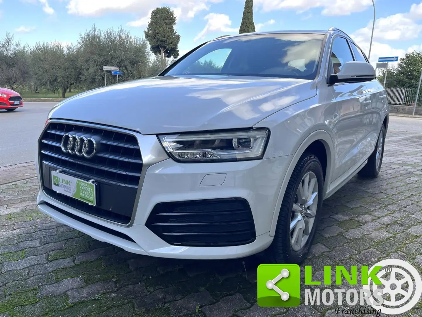 Audi Q3 2.0 TDI 150 CV Blanc - 1