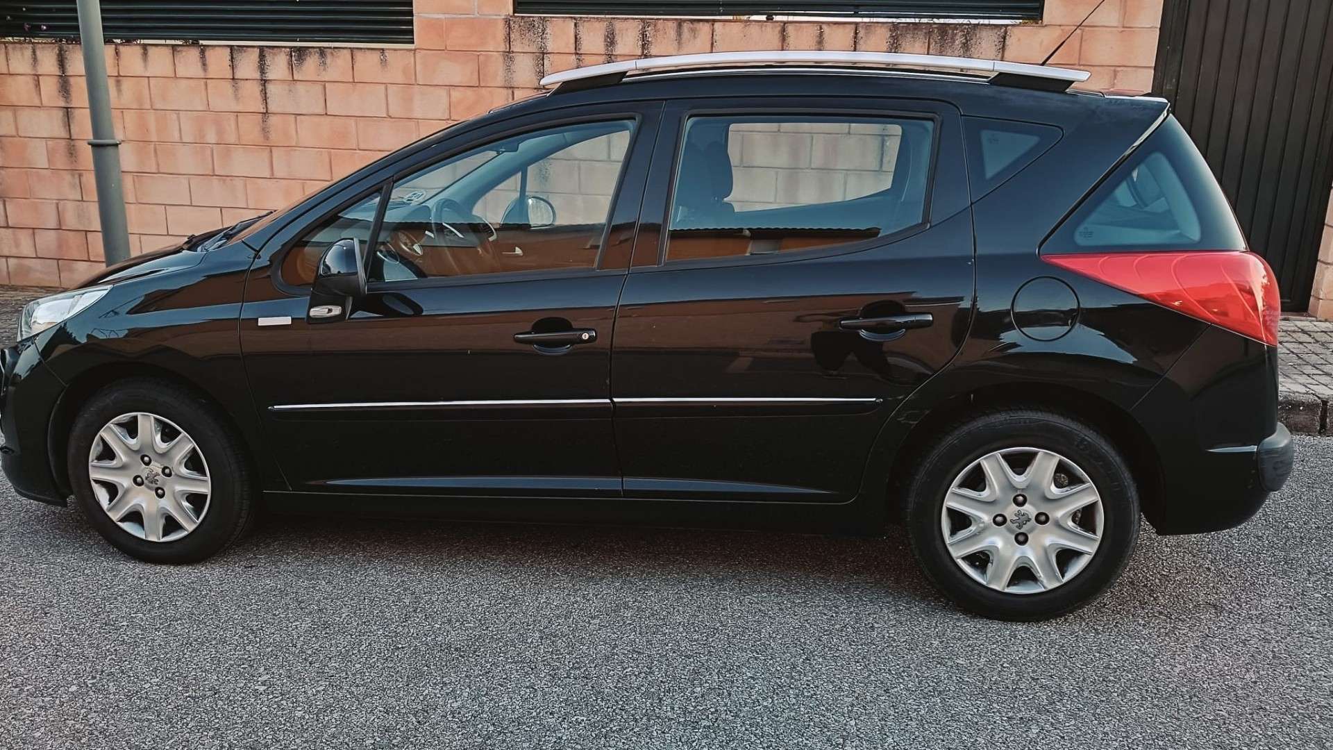 Peugeot 207 SW 1.6HDI Confort. - foto 1