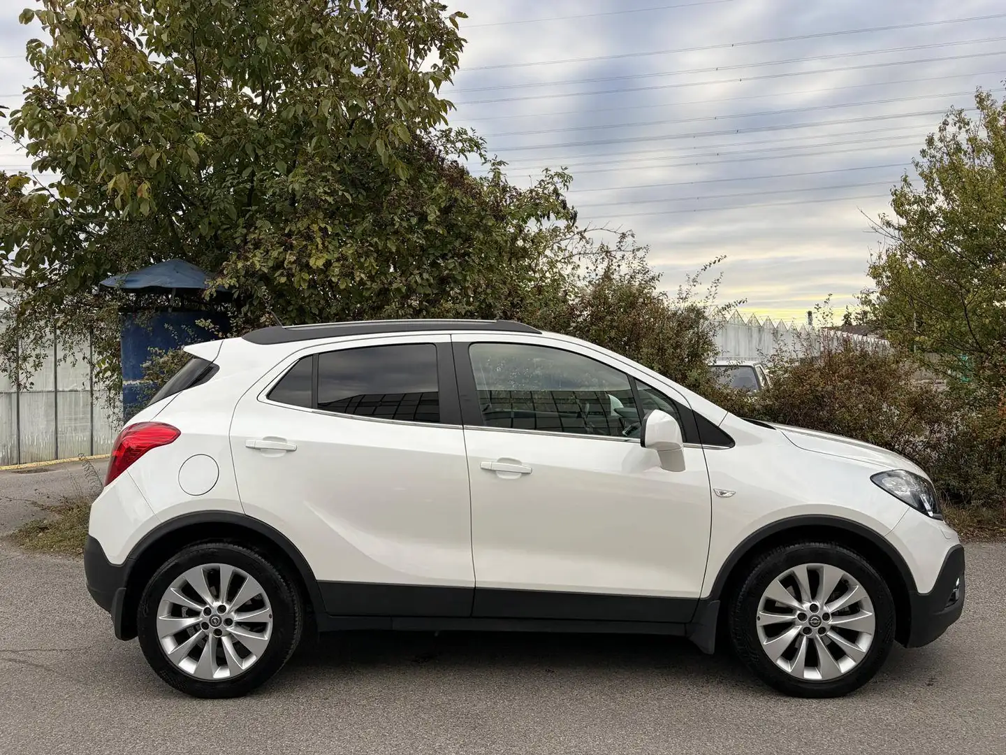 Opel Mokka 1,7CDTI 4x4 Xenon Kamera Navi 1.Besitz FlexFix Weiß - 2