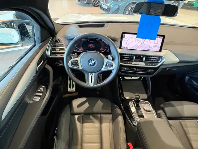 BMW X4 view 13
