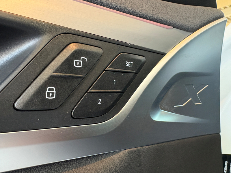 BMW X4 M40d AT Navi Leder Tempom.aktiv Panoramadach Bluet — photo 24