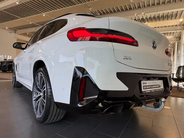 BMW X4 view 5