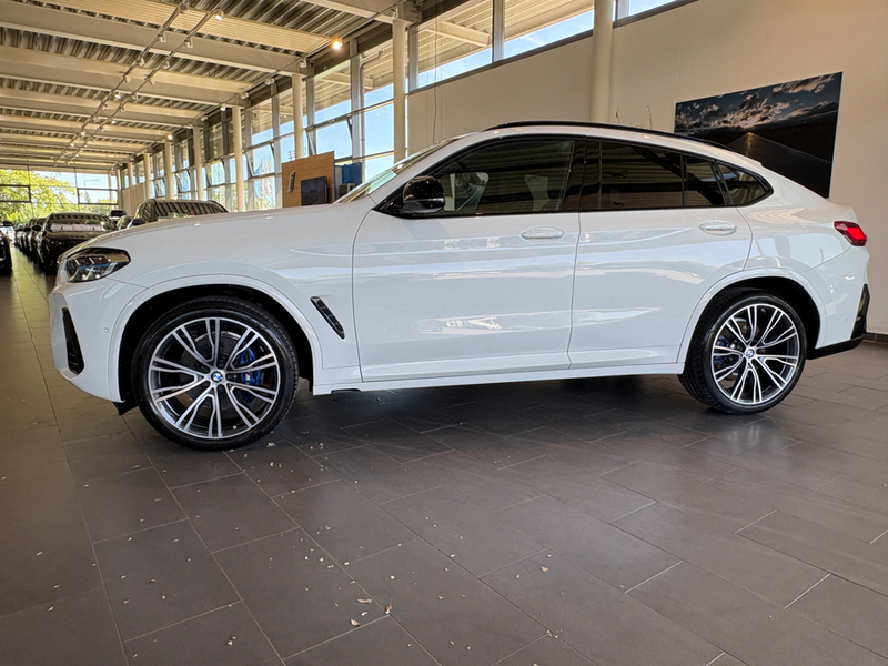 BMW X4 M40d AT Navi Leder Tempom.aktiv Panoramadach Bluet — photo 4
