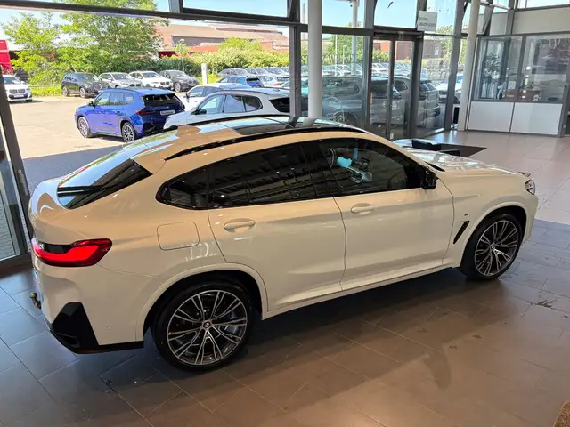 BMW X4 view 7