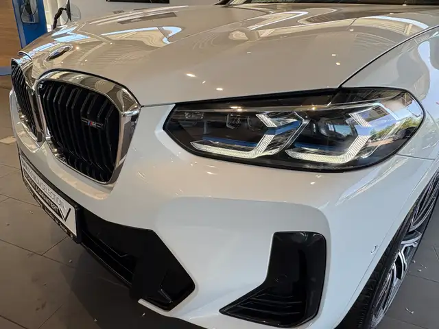 BMW X4 view 9