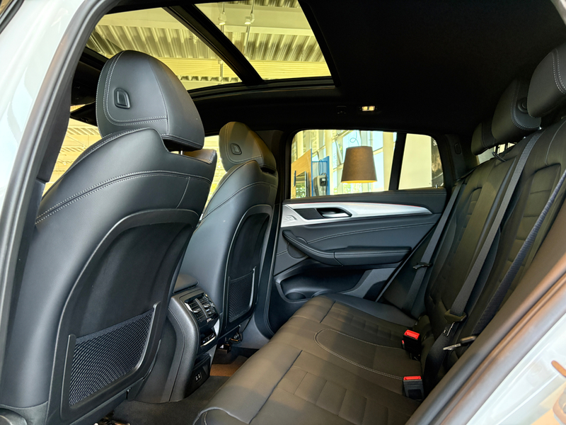 BMW X4 M40d AT Navi Leder Tempom.aktiv Panoramadach Bluet — photo 25