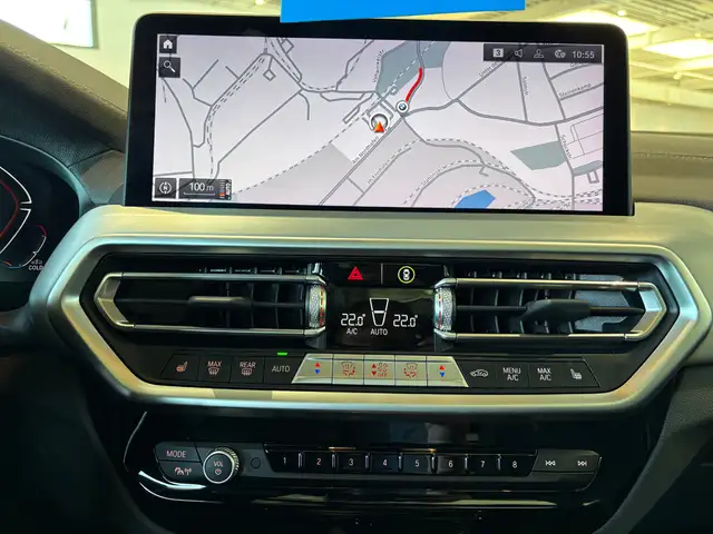 BMW X4 view 14