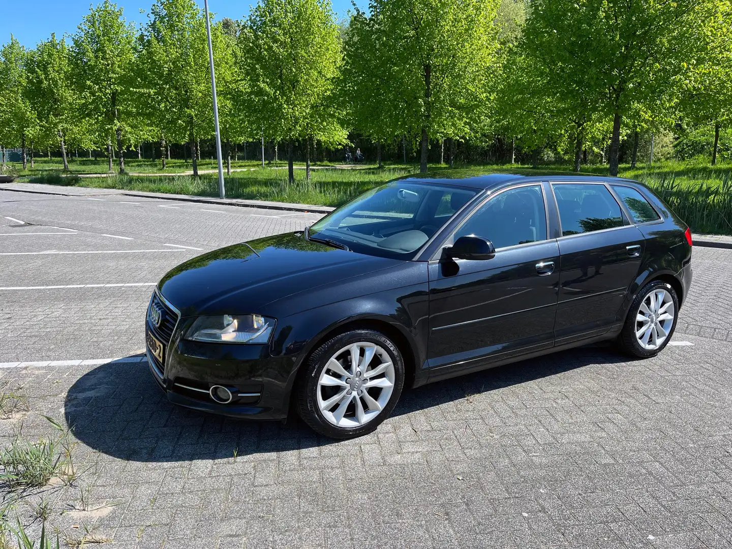 Audi A3 A3 1.2 TFSI Ambition - Sportback Zwart - 1