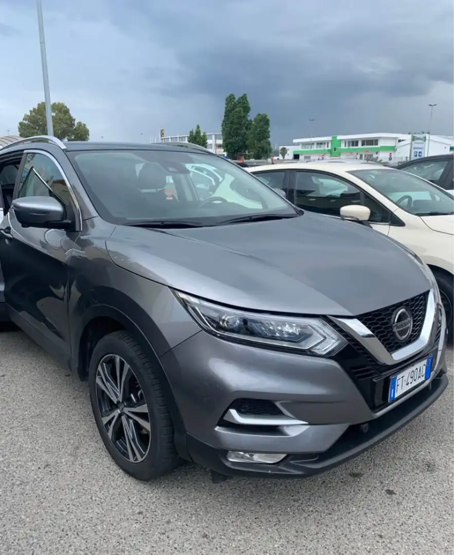 Nissan Qashqai+2 Nissan Qashqai NConnecta Full Optional Grijs - 2