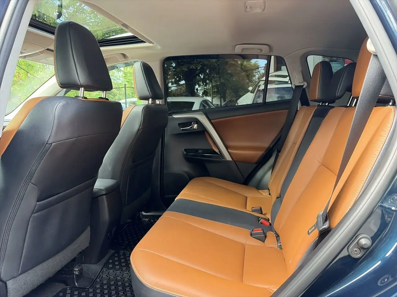 Toyota RAV 4 снимка Toyota RAV 4