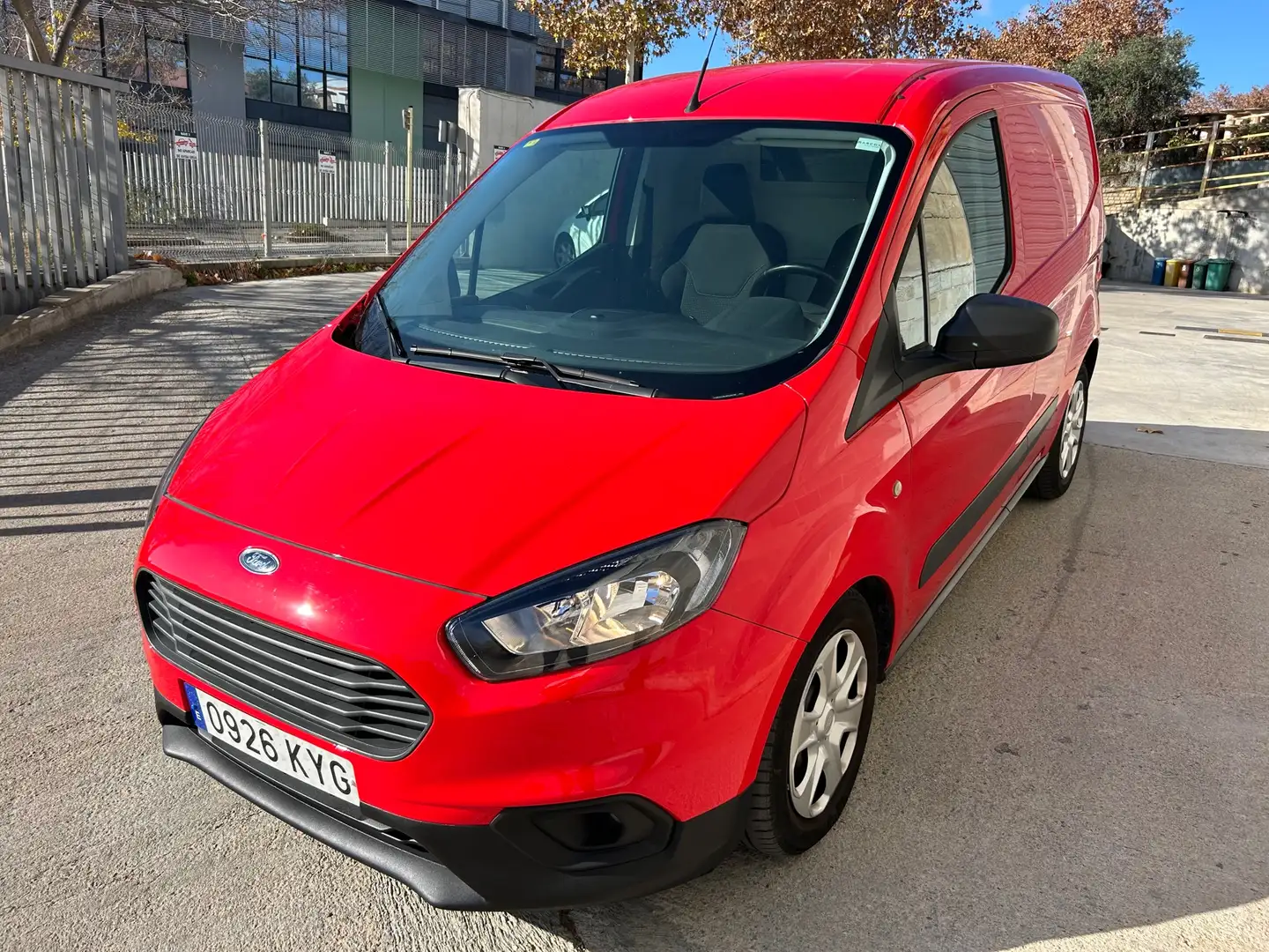 Ford Transit Courier Van 1.5TDCi Ambiente 75 Rouge - 1