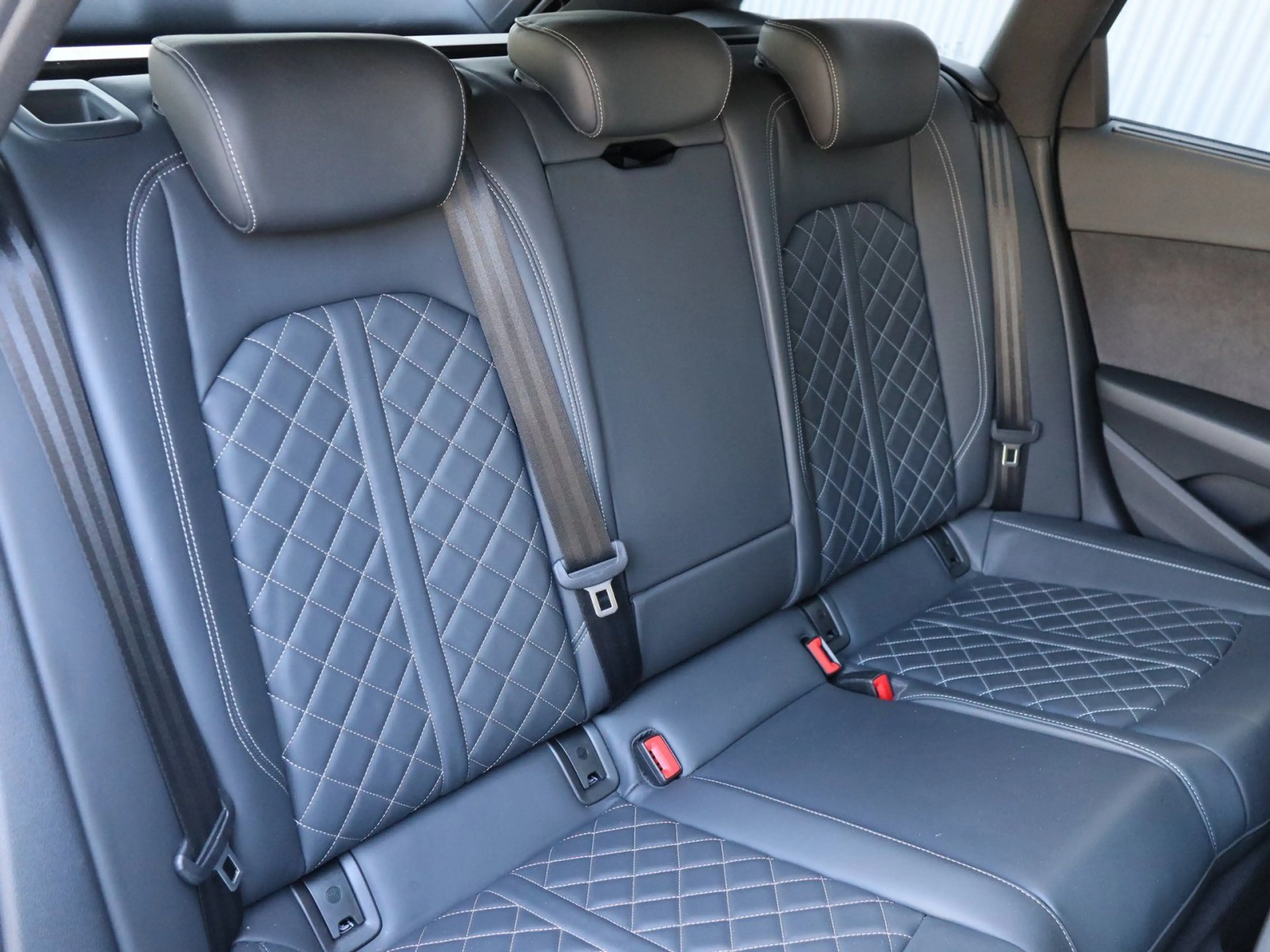 Audi S4 3.0 TDI Pano AHK B&O Matrix Leder — photo 4