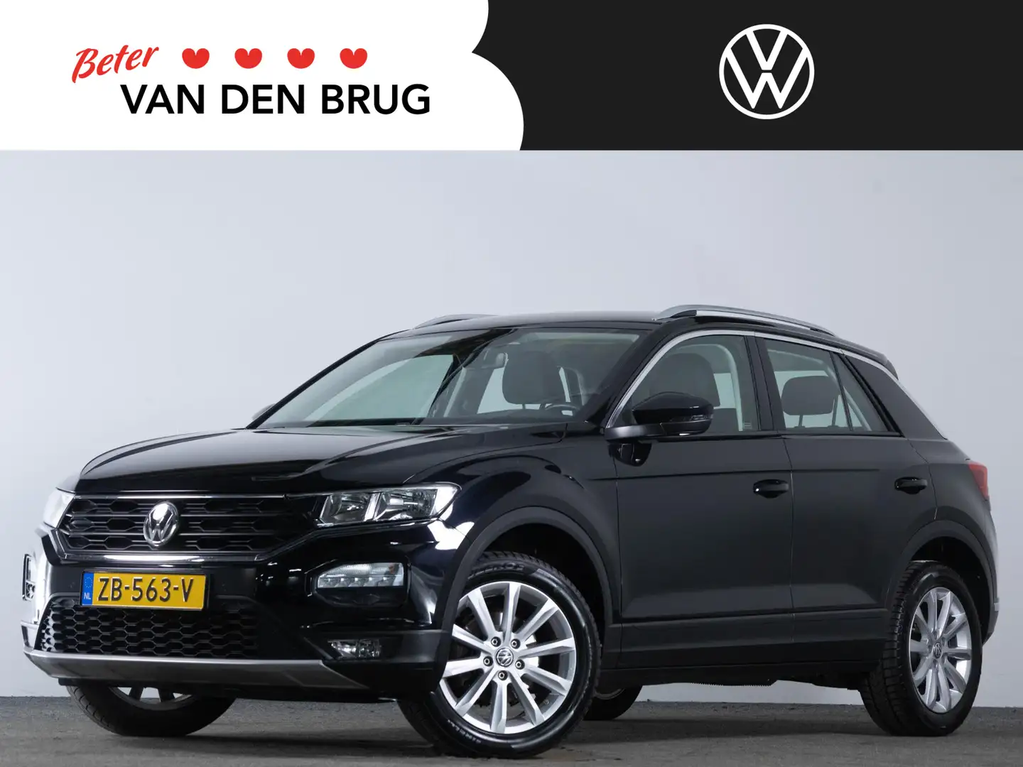 Volkswagen T-Roc 1.0 TSI 115 PK Style | Navigatie | Parkeersensoren Zwart - 1