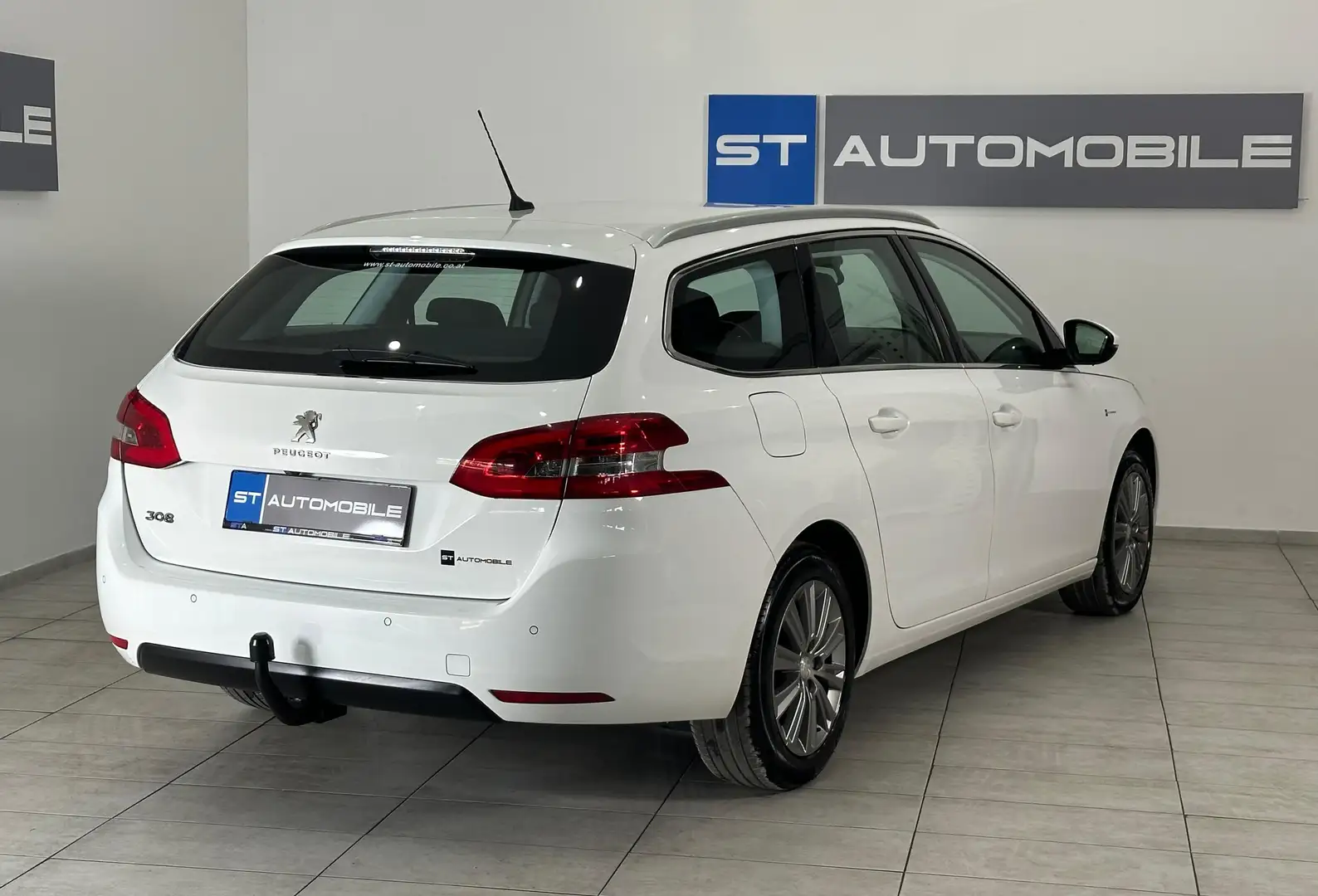 Peugeot 308 308 SW 1,6 BlueHDI 100 Active // NAVI // AHK // Weiß - 2