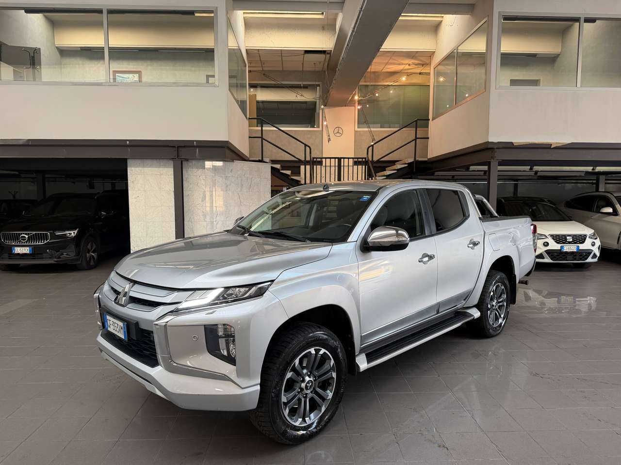 Mitsubishi L200 L200 Cab VI 2019 d cab 2.3d Diamond Pack 1 Intouch 4wd 150cv auto