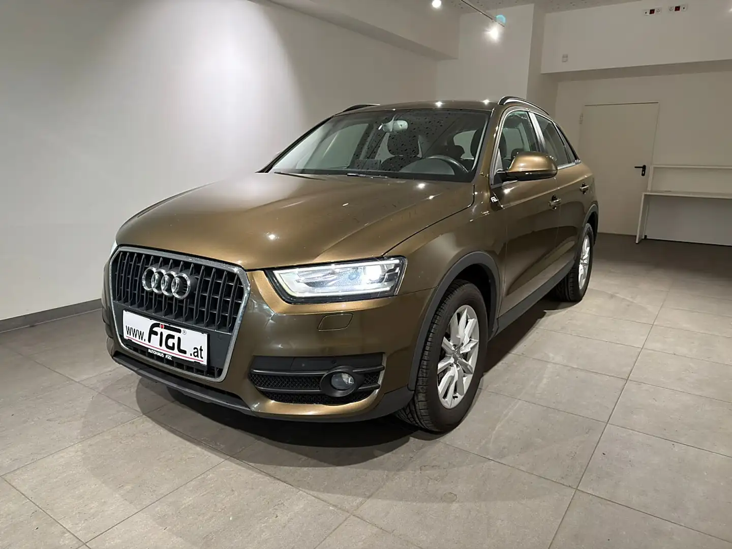 Audi Q3 2,0 TDI DPF Braun - 1