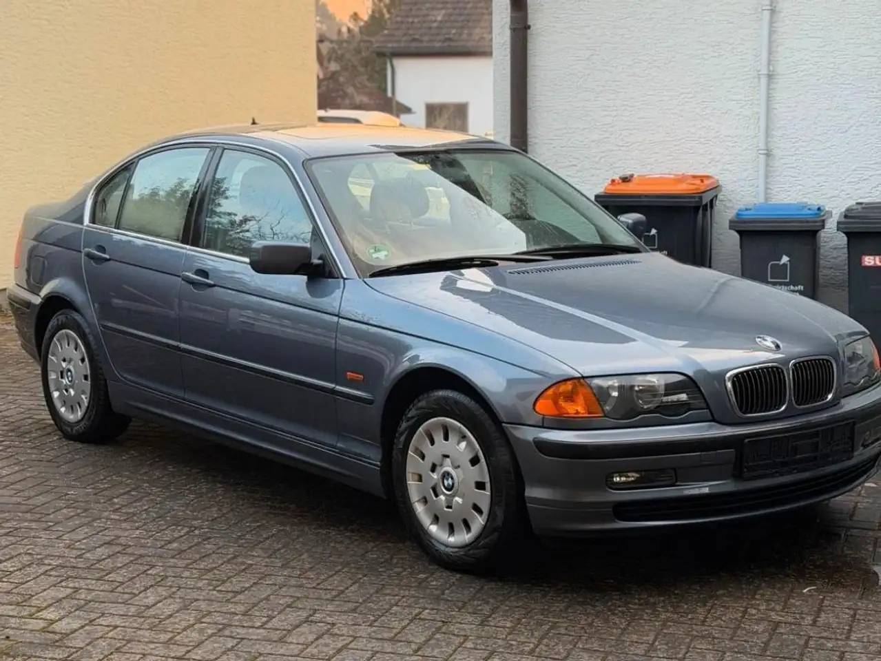 BMW 320i Comfort Edition, foto 1