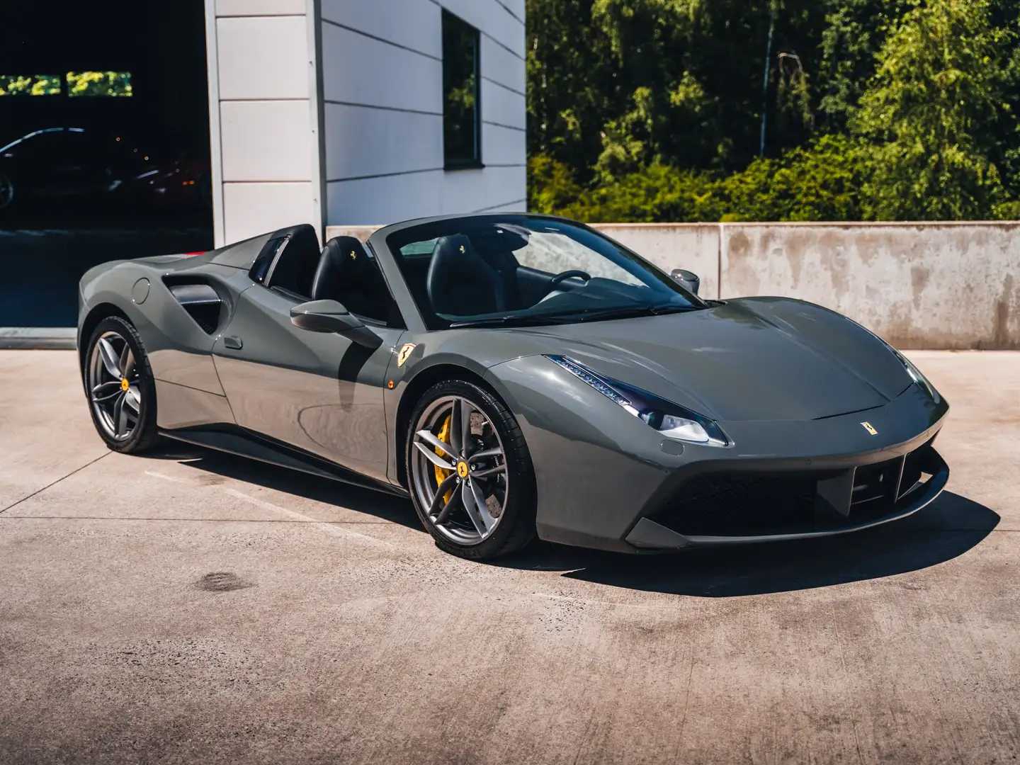 Ferrari 488 Spider / Grigio Scuro / Carbon / Lift Gris - 1