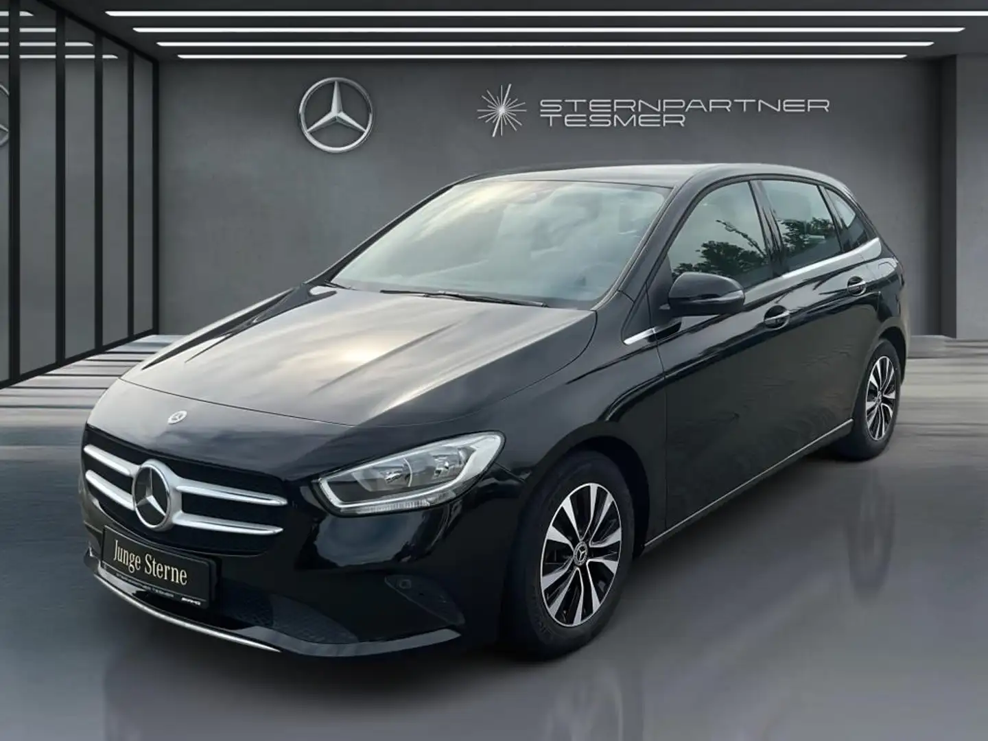 Mercedes-Benz B 180 +MBUX+SHZ+AUT+PDC+CarPlay+Klimaaut. Schwarz - 1