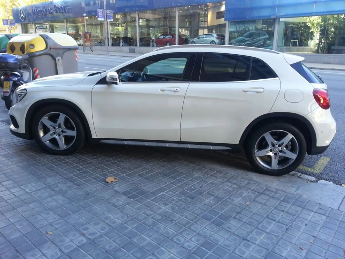 Mercedes-Benz GLA 200 200CDI AMG Line 7G-DCT Blanco - 2