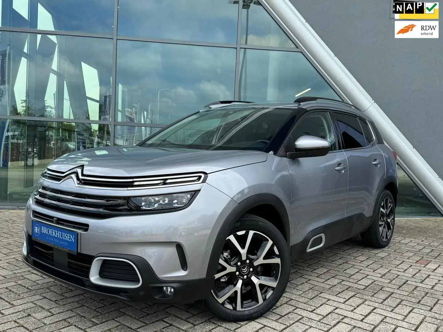 Citroen C5 Aircross 1.2 PureTech Business Automaat / Camera / Navigati Grijs - 1