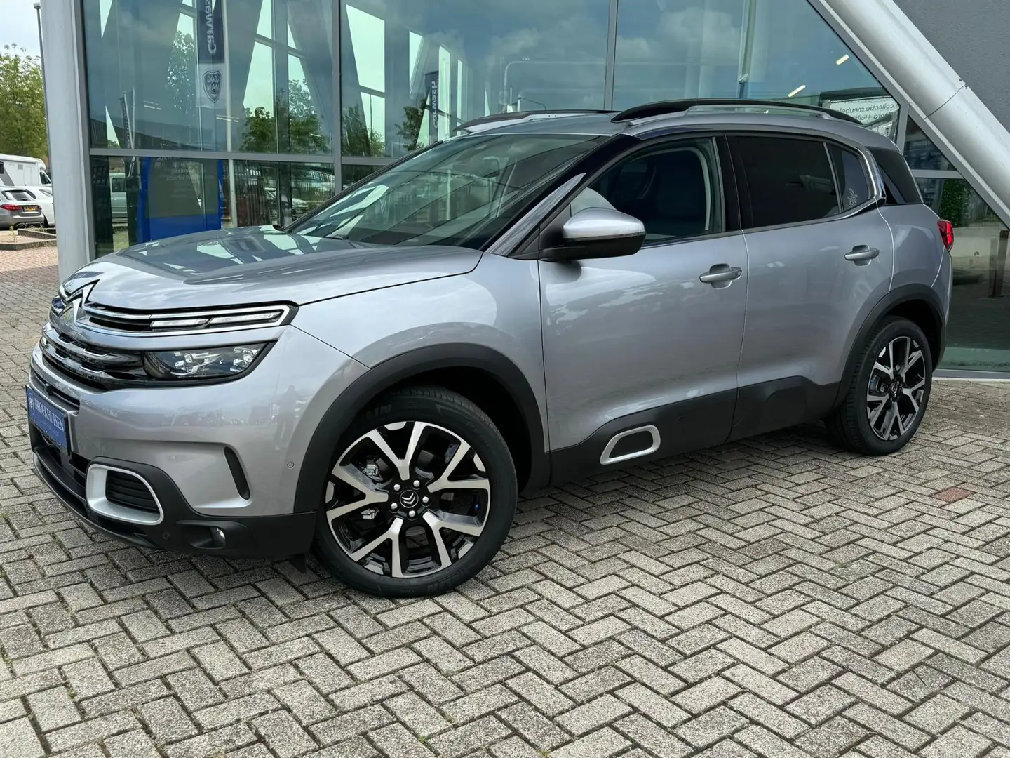 Citroen C5 Aircross 1.2 PureTech Business Automaat / Camera / Navigati Grijs - 2