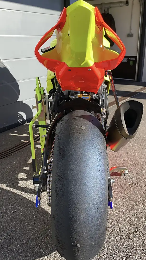 Yamaha YZF-R1 RN65 Racebike - 2