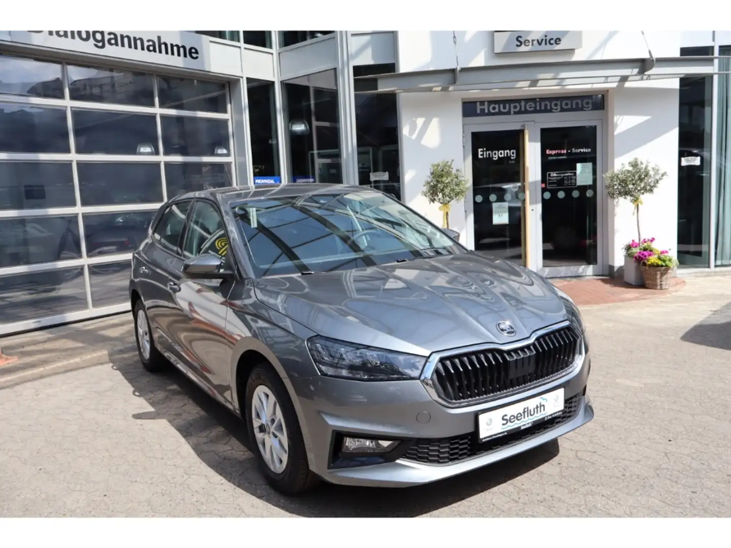 Skoda Fabia 1.0 MPI Selection Smartlink Klima Sitzhzg. Grau - 1