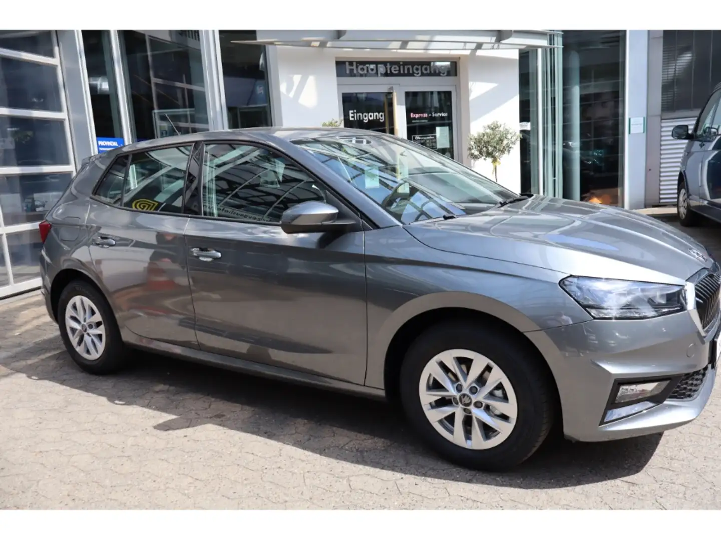 Skoda Fabia 1.0 MPI Selection Smartlink Klima Sitzhzg. Grau - 2