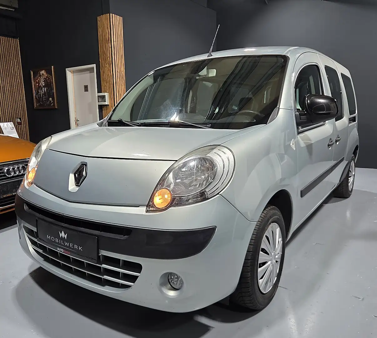 Renault Kangoo 1.5 dCi – 7-Sitzer | Pickerl & Service NEU | To... Silber - 1